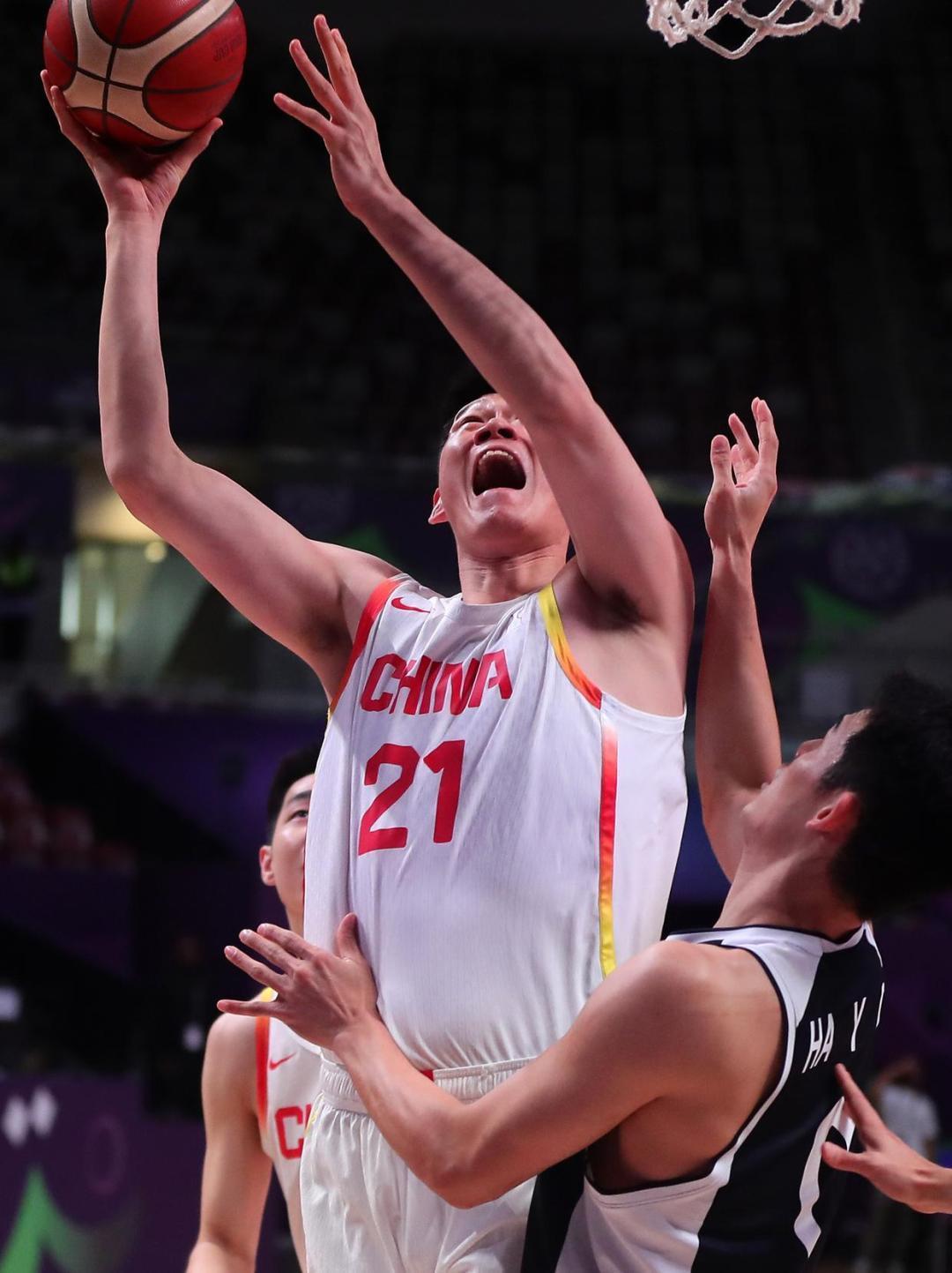 亚洲杯男篮比赛：中国队惨遭夺冠对手逆转
