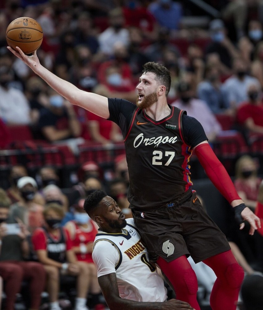 开拓者主帅下课，球队焕然一新