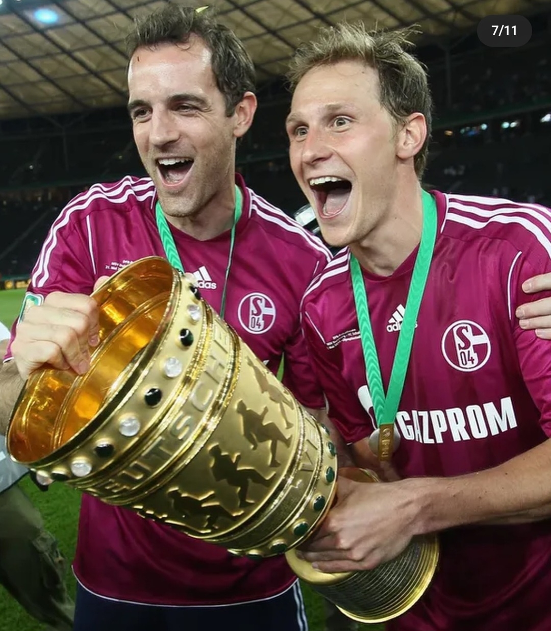 沙尔克04客场击败弗赖堡,取得宝贵胜利 沙尔克04客场击败弗赖堡,取得宝贵胜利