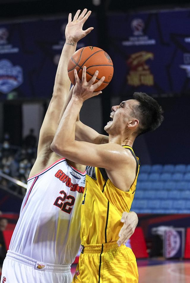 关于灰熊横扫山西队，易建联状态火热的信息