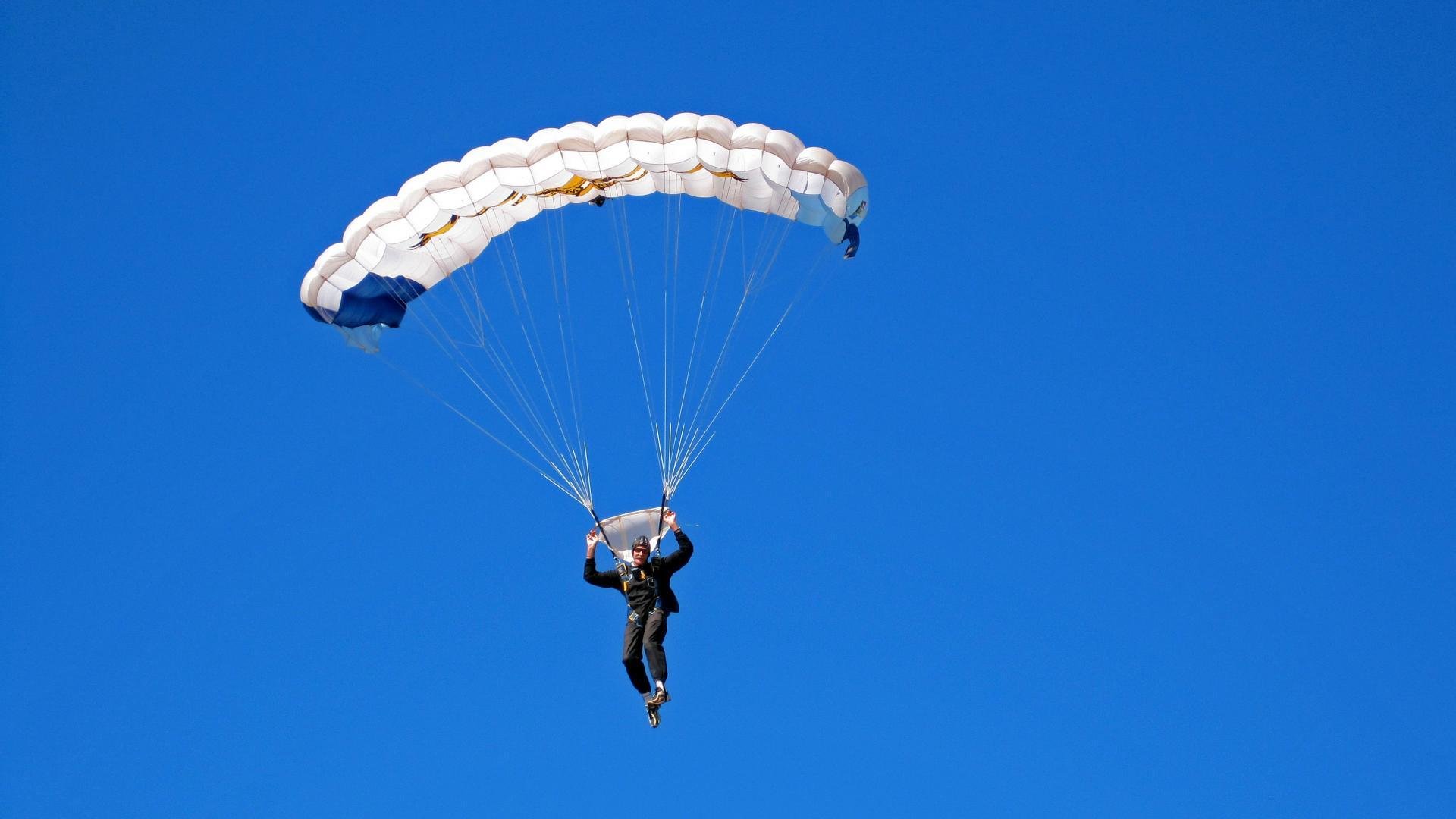 永恒锋芒，易建联统治全场，青岛队惊险逆袭公牛